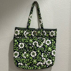 Mint condition Vera Bradley bag with floral print
